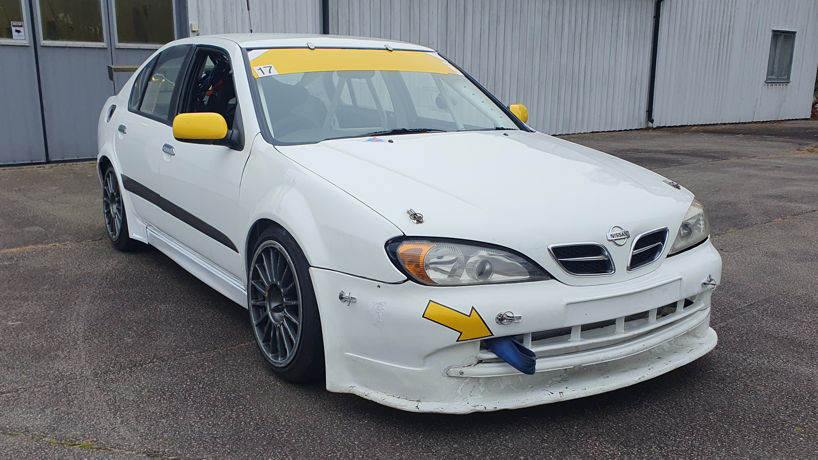Nissan etcc snett fram