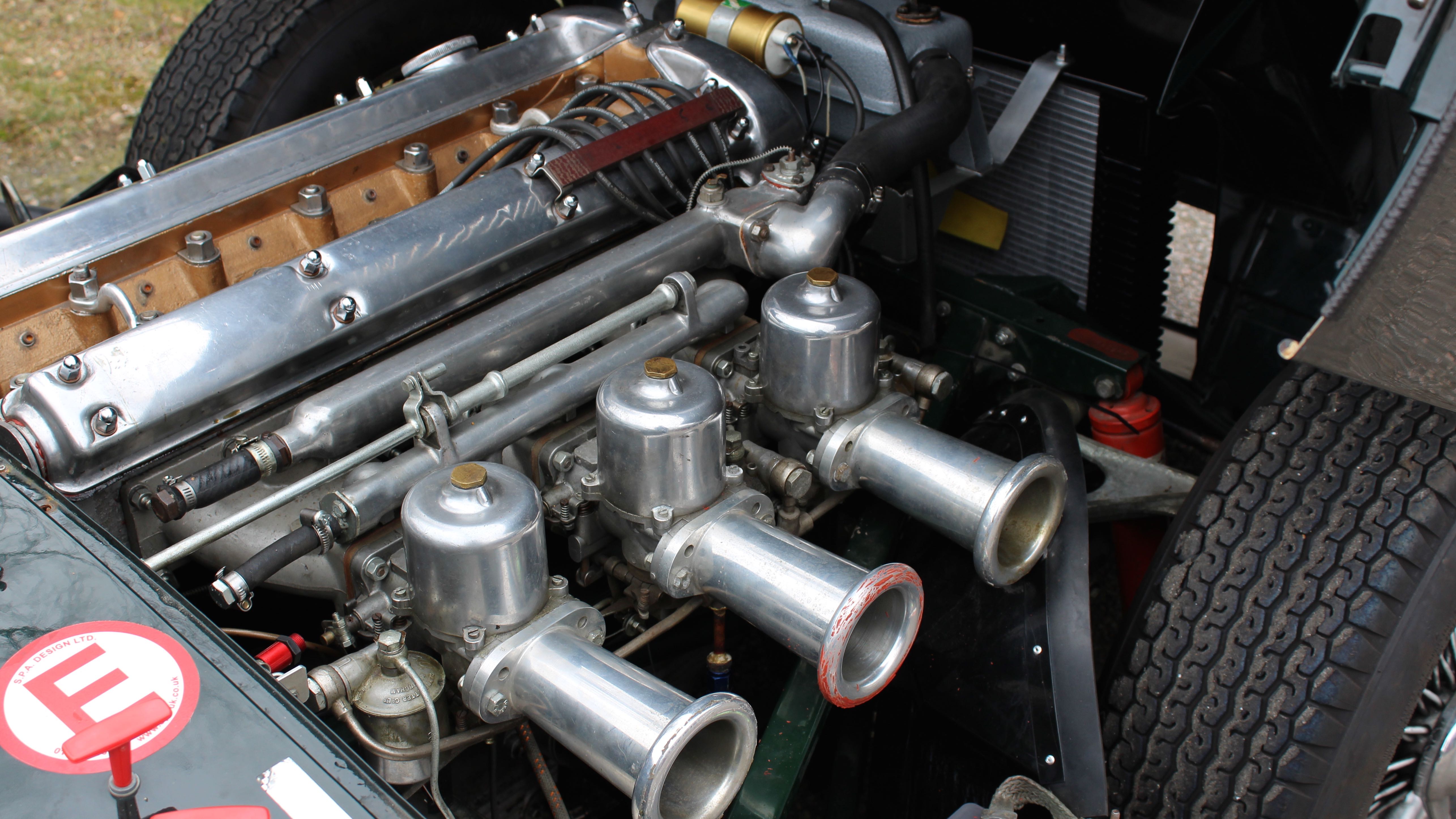 jaguar E-type 1961 motor2